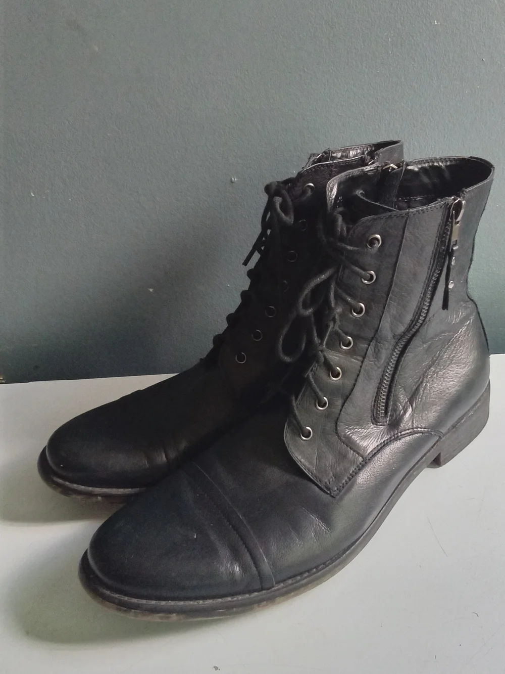 Mens Black Leather Cap Toe Lace Up Combat Boots with Side Zipper